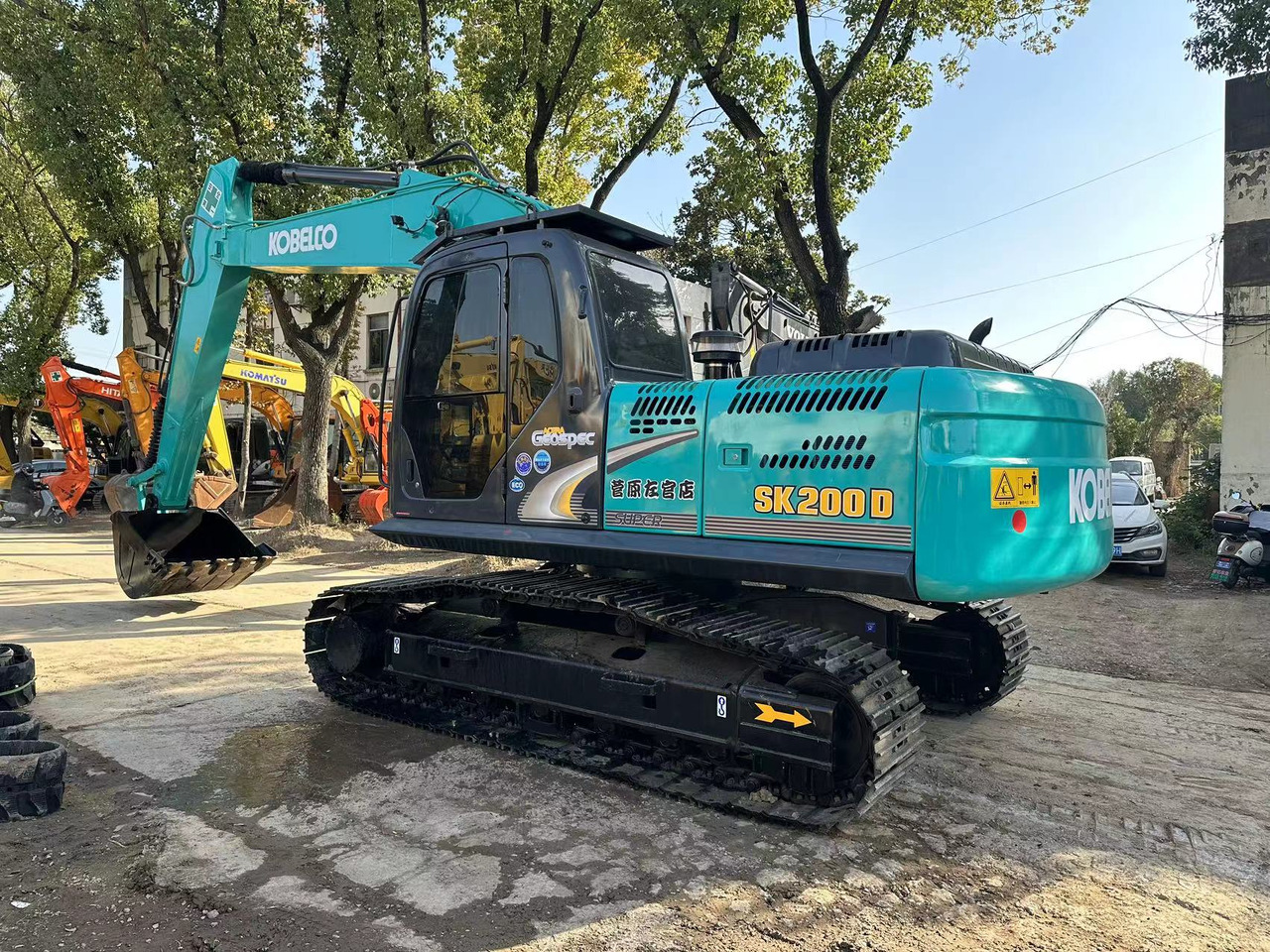Second-hand High Quality Big Excavator KOBELCO SK200D - Гусеничный экскаватор: фото 4 Second-hand High Quality Big Excavator KOBELCO SK200D - Гусеничный экскаватор: фото 4