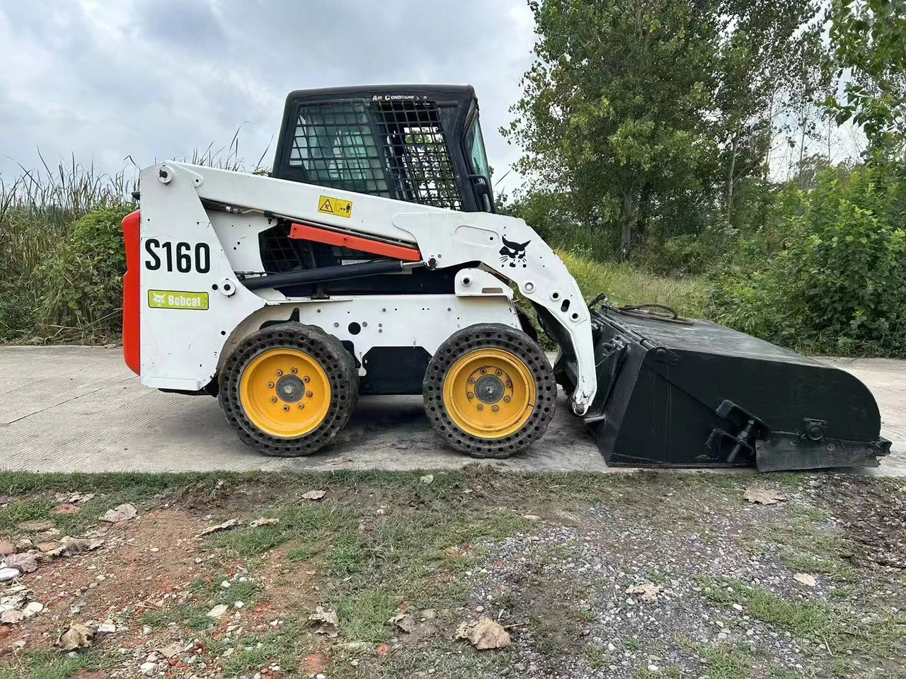 BOBCAT Second-hand Excellent Skidsteer Bobcat S160 - Строительная техника: фото 2 BOBCAT Second-hand Excellent Skidsteer Bobcat S160 - Строительная техника: фото 2