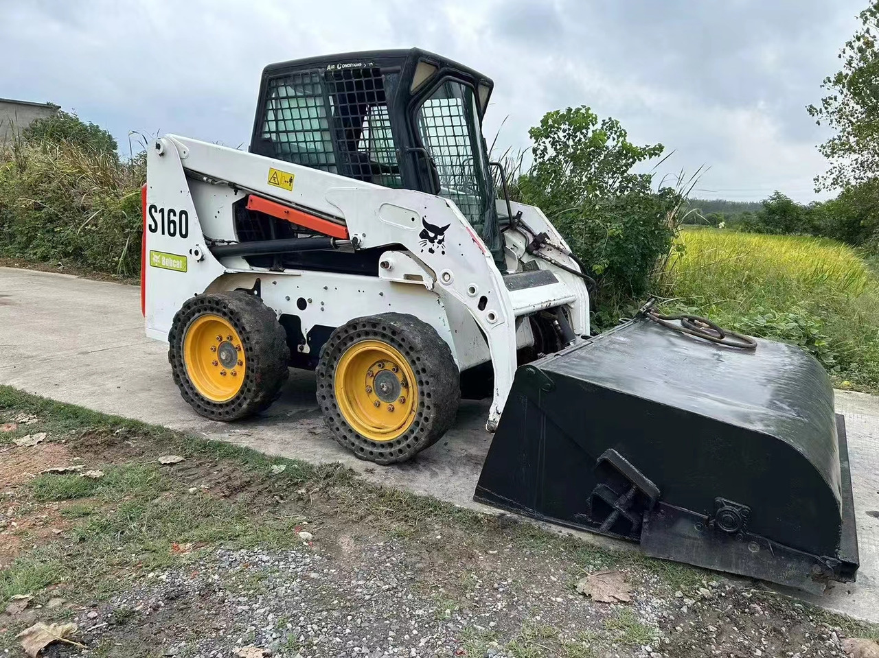 BOBCAT Second-hand Excellent Skidsteer Bobcat S160 - Строительная техника: фото 1 BOBCAT Second-hand Excellent Skidsteer Bobcat S160 - Строительная техника: фото 1
