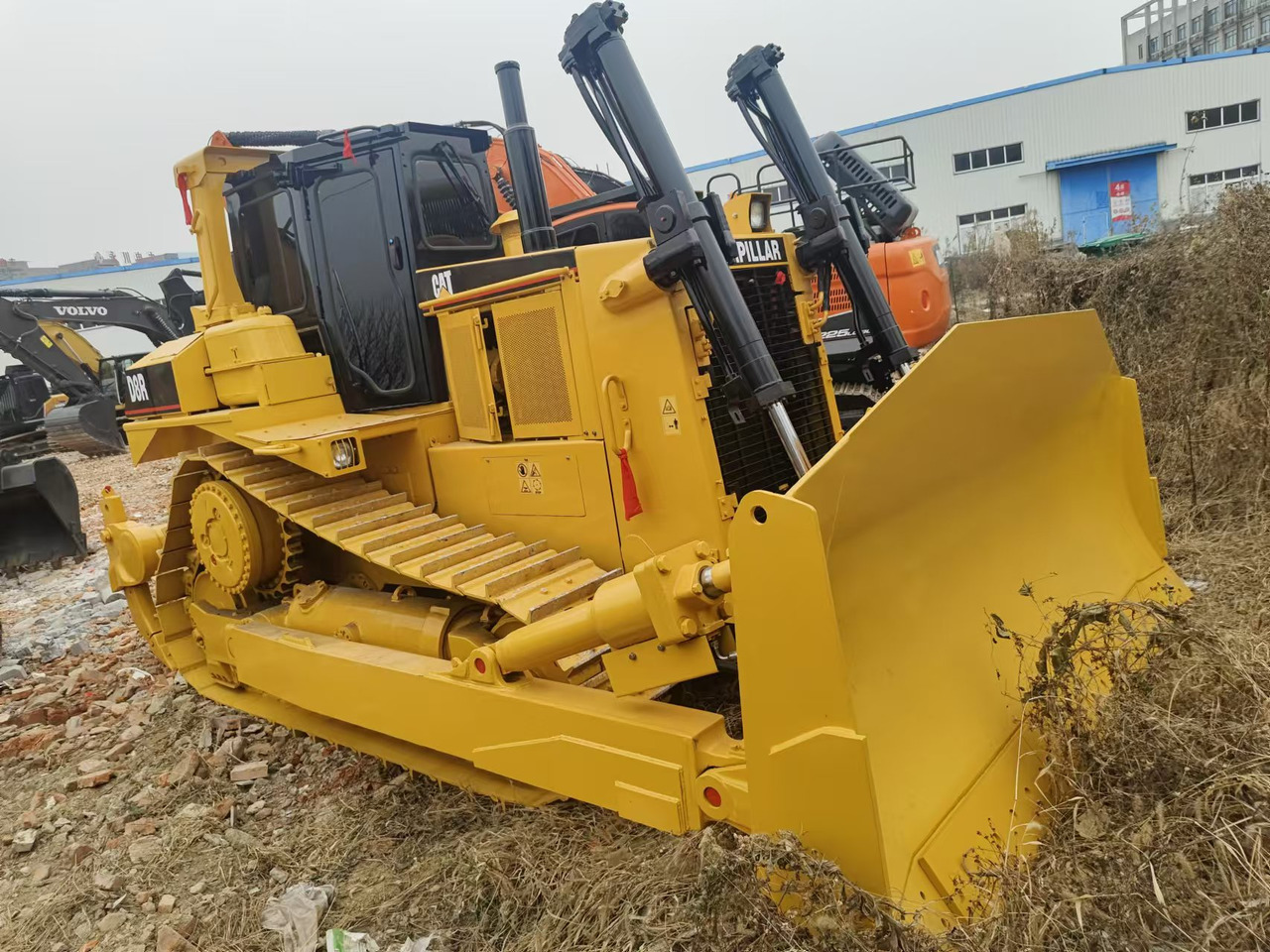 Good Condition Hotsale Used Bulldozer CAT D8R - Строительная техника: фото 5 Good Condition Hotsale Used Bulldozer CAT D8R - Строительная техника: фото 5