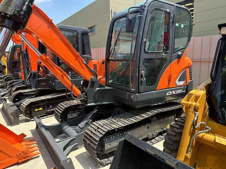 USED Doosan Dx55 Mini Excavator with Good Condition for Sale - Экскаватор: фото 3 USED Doosan Dx55 Mini Excavator with Good Condition for Sale - Экскаватор: фото 3