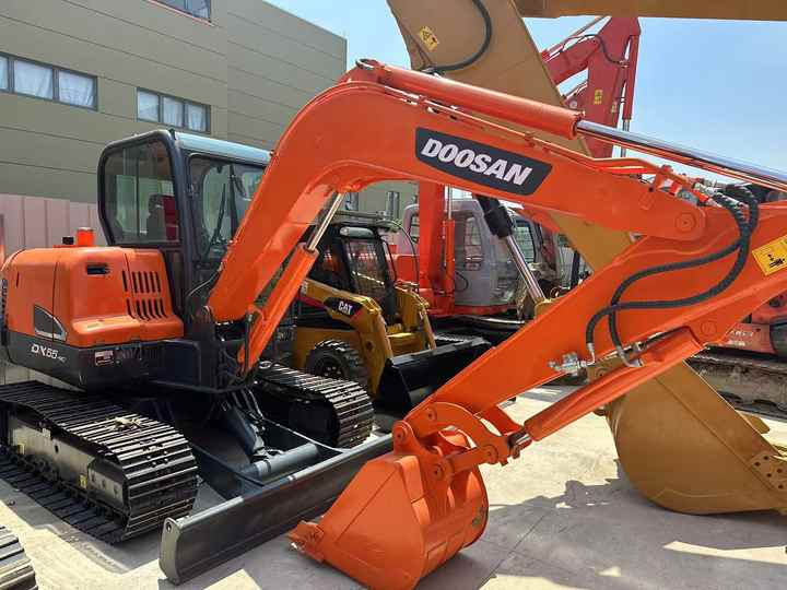 USED Doosan Dx55 Mini Excavator with Good Condition for Sale - Экскаватор: фото 5 USED Doosan Dx55 Mini Excavator with Good Condition for Sale - Экскаватор: фото 5