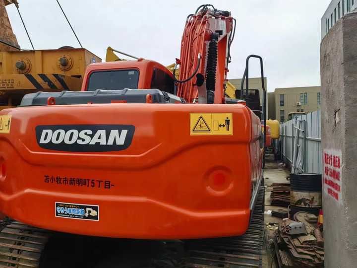 Used Digger DOOSAN DX140 Construction Machinery Construction Digger Used DOOSAN DX140 Cheap Excavator - Гусеничный экскаватор: фото 2 Used Digger DOOSAN DX140 Construction Machinery Construction Digger Used DOOSAN DX140 Cheap Excavator - Гусеничный экскаватор: фото 2
