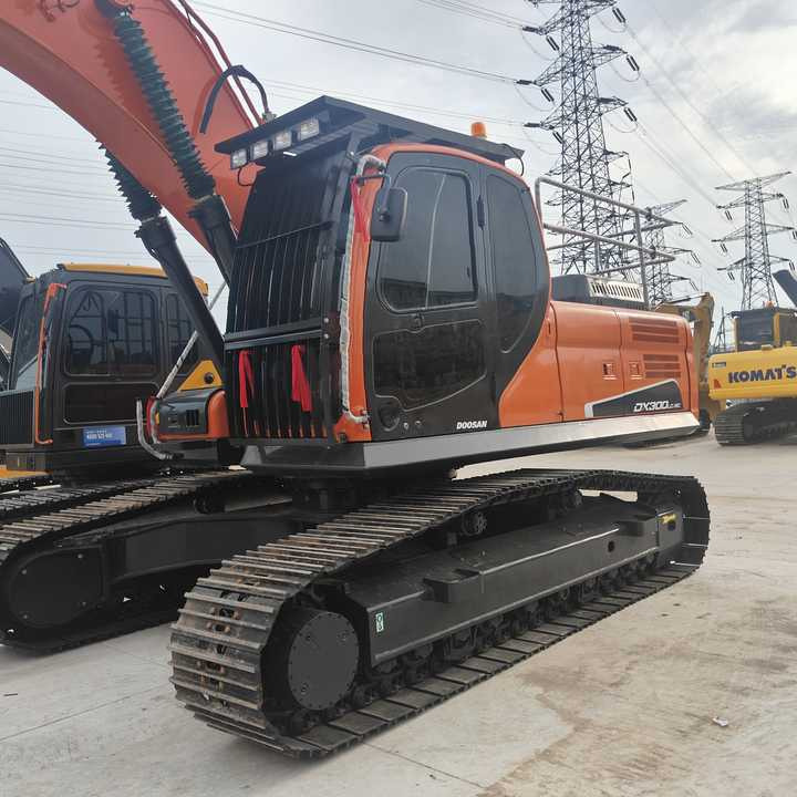 Used Digger DOOSAN DX300 Construction Machinery Construction Digger Used DOOSAN DX300 Cheap Excavator - Гусеничный экскаватор: фото 4 Used Digger DOOSAN DX300 Construction Machinery Construction Digger Used DOOSAN DX300 Cheap Excavator - Гусеничный экскаватор: фото 4