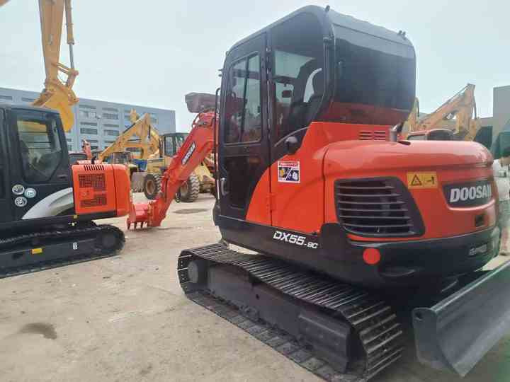 Used Digger DOOSAN DX55 Construction Machinery Construction Digger Used DOOSAN DX55 Cheap Excavator - Гусеничный экскаватор: фото 3 Used Digger DOOSAN DX55 Construction Machinery Construction Digger Used DOOSAN DX55 Cheap Excavator - Гусеничный экскаватор: фото 3