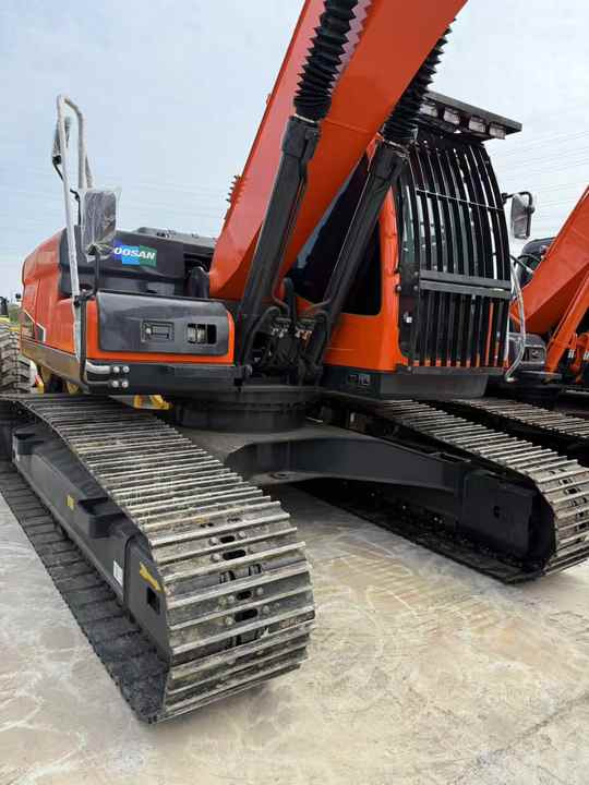 Used Digger Doosan DX225LC-9T Construction Machinery Construction Digger Used Doosan DX225LC-9T Cheap Excavator - Гусеничный экскаватор: фото 3 Used Digger Doosan DX225LC-9T Construction Machinery Construction Digger Used Doosan DX225LC-9T Cheap Excavator - Гусеничный экскаватор: фото 3