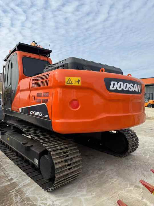 Гусеничный экскаватор Used Digger Doosan DX225LC-9T Construction Machinery Construction Digger Used Doosan DX225LC-9T Cheap Excavator: фото 6