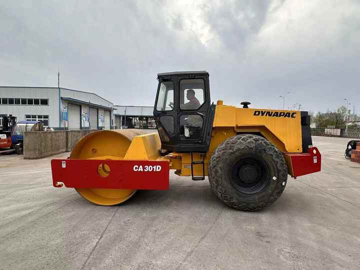 Used Dynapac CA301 Vibratory Roller with Less Working Time and Superior Performance Used Dynapac 251d/301D Roller for Sale - Дорожный каток: фото 2 Used Dynapac CA301 Vibratory Roller with Less Working Time and Superior Performance Used Dynapac 251d/301D Roller for Sale - Дорожный каток: фото 2