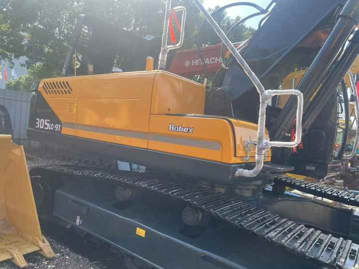 Used HYUNDAI 305LC-9T Crawler Excavator with Good Performance Hyundai30 Tons Earthmoving Machinery with Low Price On-sale - Гусеничный экскаватор: фото 3 Used HYUNDAI 305LC-9T Crawler Excavator with Good Performance Hyundai30 Tons Earthmoving Machinery with Low Price On-sale - Гусеничный экскаватор: фото 3