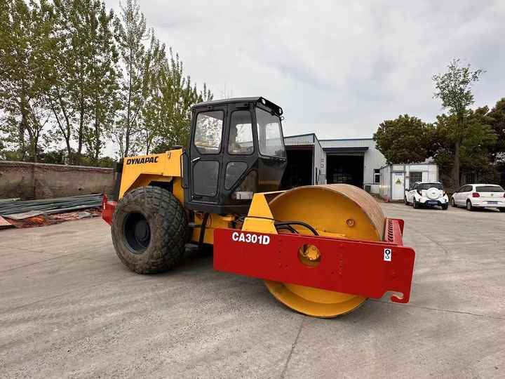 Used Heavy Construction Equipment Dynapac Ca301d Second Hand Road Rollers Used Machine Hot Sale - Дорожный каток: фото 3 Used Heavy Construction Equipment Dynapac Ca301d Second Hand Road Rollers Used Machine Hot Sale - Дорожный каток: фото 3