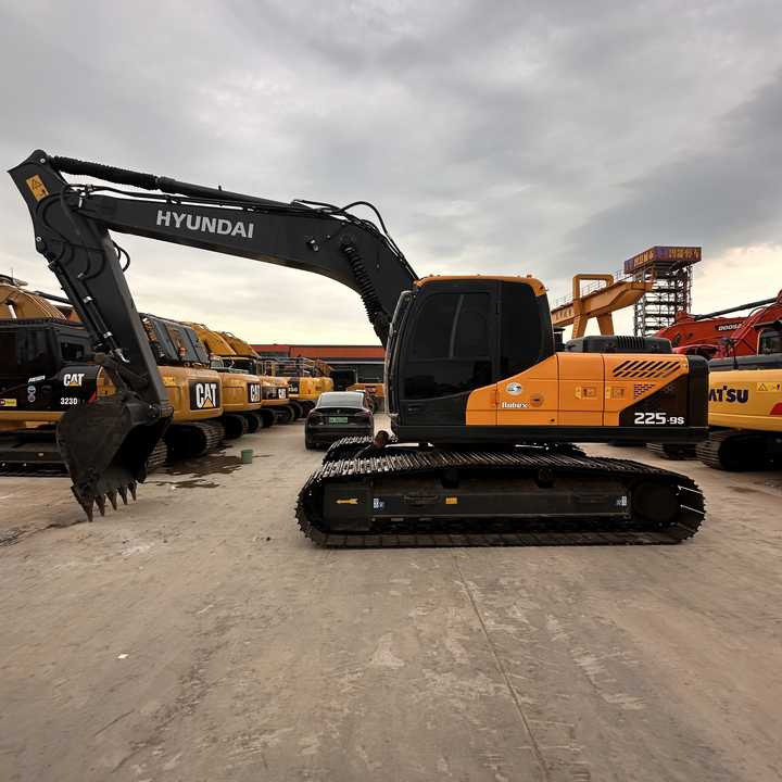 Used Hyundai 225LC-9S Excavator with Excellent Performance for Sale - Гусеничный экскаватор: фото 1 Used Hyundai 225LC-9S Excavator with Excellent Performance for Sale - Гусеничный экскаватор: фото 1