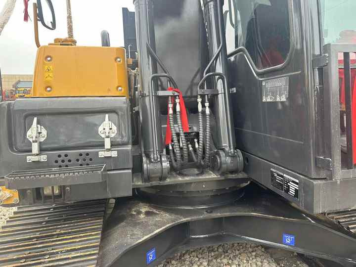 Used Original Volvo EC140 Excavator on Sale - Гусеничный экскаватор: фото 3 Used Original Volvo EC140 Excavator on Sale - Гусеничный экскаватор: фото 3