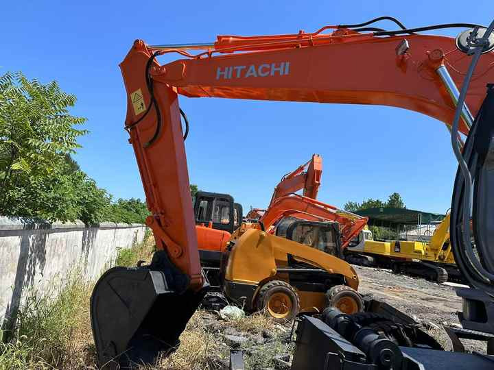 Used Wheel Excavator Hitachi ZX 130W Made in Japan 13ton Hitachi Zx130w Wheel Excavator Price Used Hitachi Zx130 Excavator SALE - Экскаватор: фото 3 Used Wheel Excavator Hitachi ZX 130W Made in Japan 13ton Hitachi Zx130w Wheel Excavator Price Used Hitachi Zx130 Excavator SALE - Экскаватор: фото 3