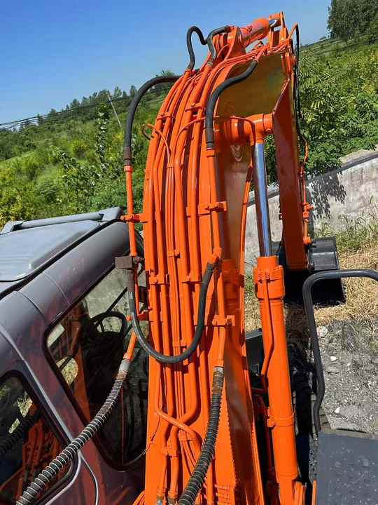 Экскаватор Used Wheel Excavator Hitachi ZX 130W Made in Japan 13tonHitachi Zx130w Wheel Excavator Price Used Hitachi Zx130 Excavator SALE: фото 6