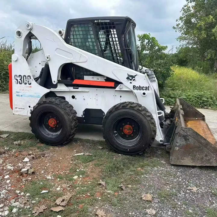 Very Good Machine Used Skid Wheel Loader Bobcat S300 for Sale - Мини-погрузчик с бортовым поворотом: фото 1 Very Good Machine Used Skid Wheel Loader Bobcat S300 for Sale - Мини-погрузчик с бортовым поворотом: фото 1