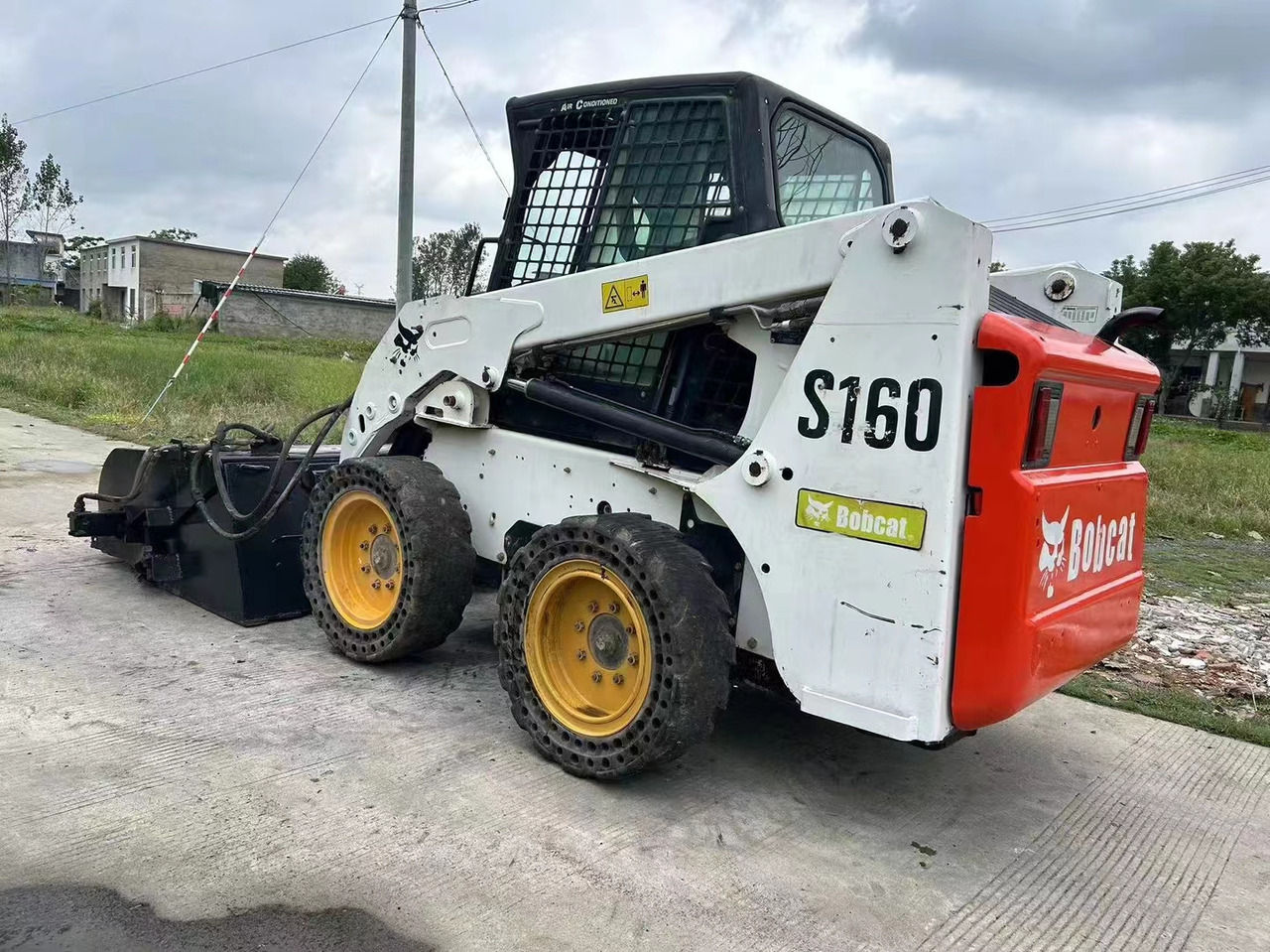 BOBCAT S160 - Мини-погрузчик с бортовым поворотом: фото 4 BOBCAT S160 - Мини-погрузчик с бортовым поворотом: фото 4