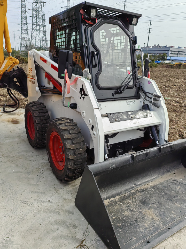 BOBCAT S18 - Мини-погрузчик с бортовым поворотом: фото 2 BOBCAT S18 - Мини-погрузчик с бортовым поворотом: фото 2