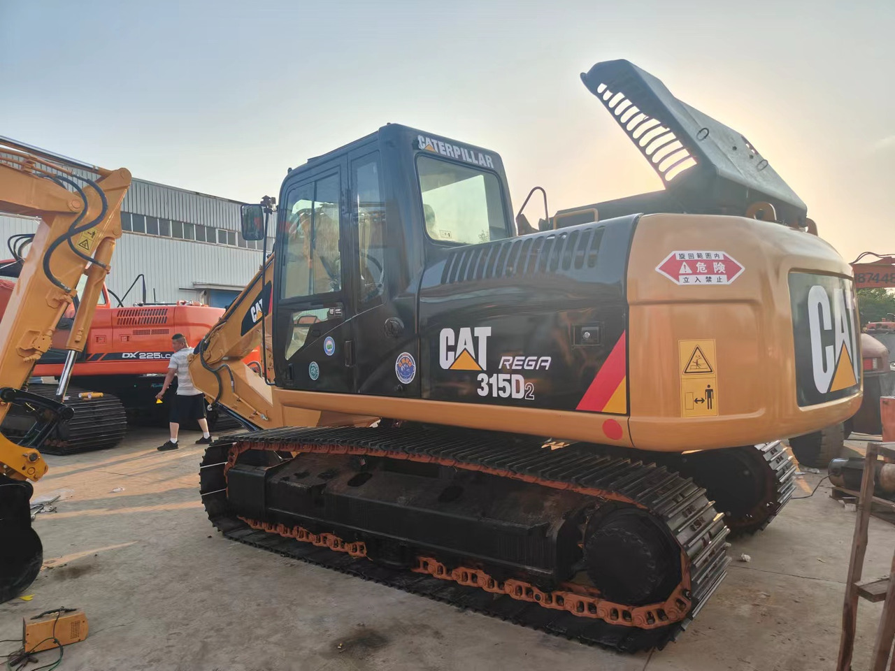 CATERPILLAR 315D - Гусеничный экскаватор: фото 1 CATERPILLAR 315D - Гусеничный экскаватор: фото 1