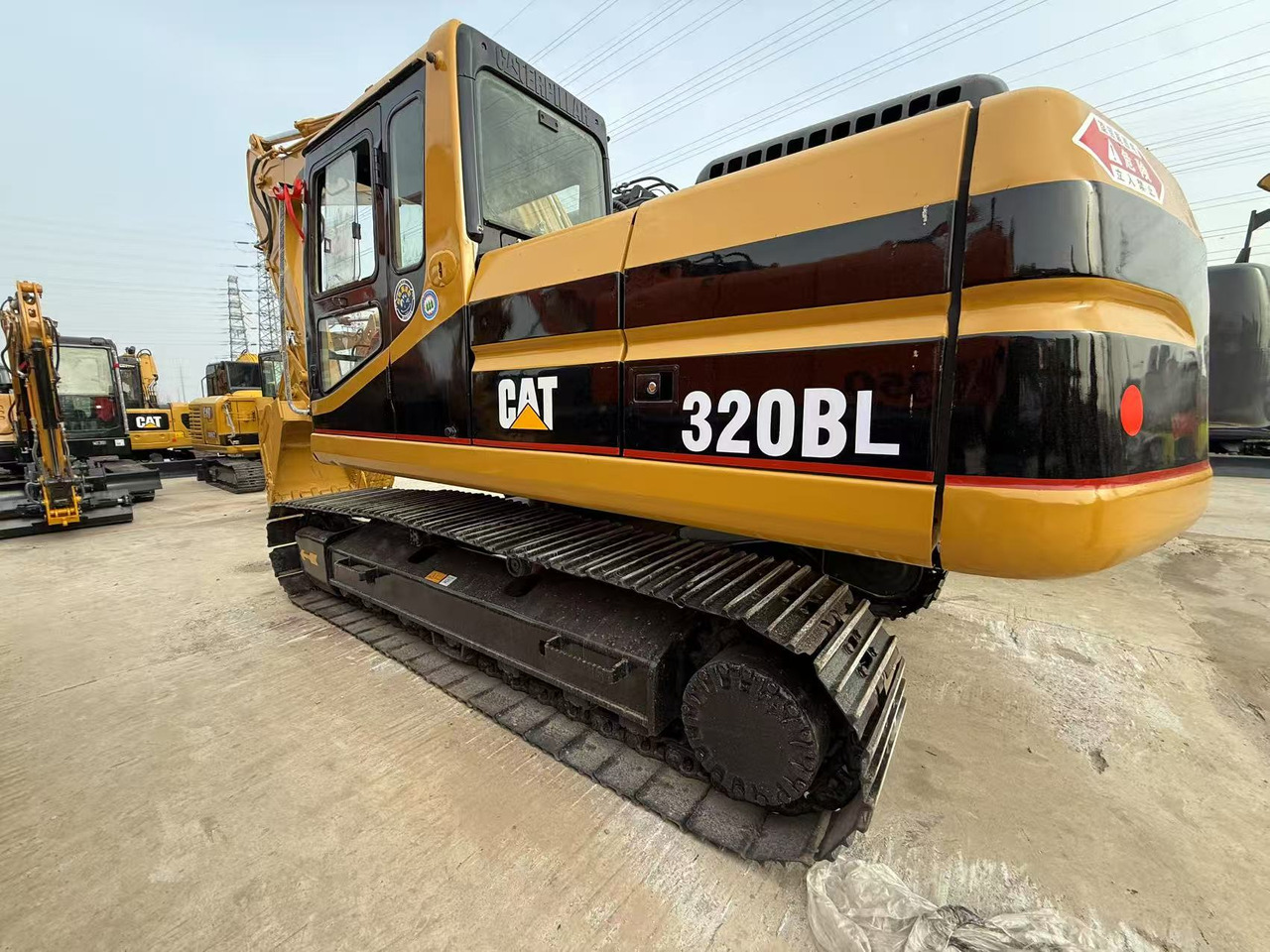 CATERPILLAR 320BL - Гусеничный экскаватор: фото 1 CATERPILLAR 320BL - Гусеничный экскаватор: фото 1
