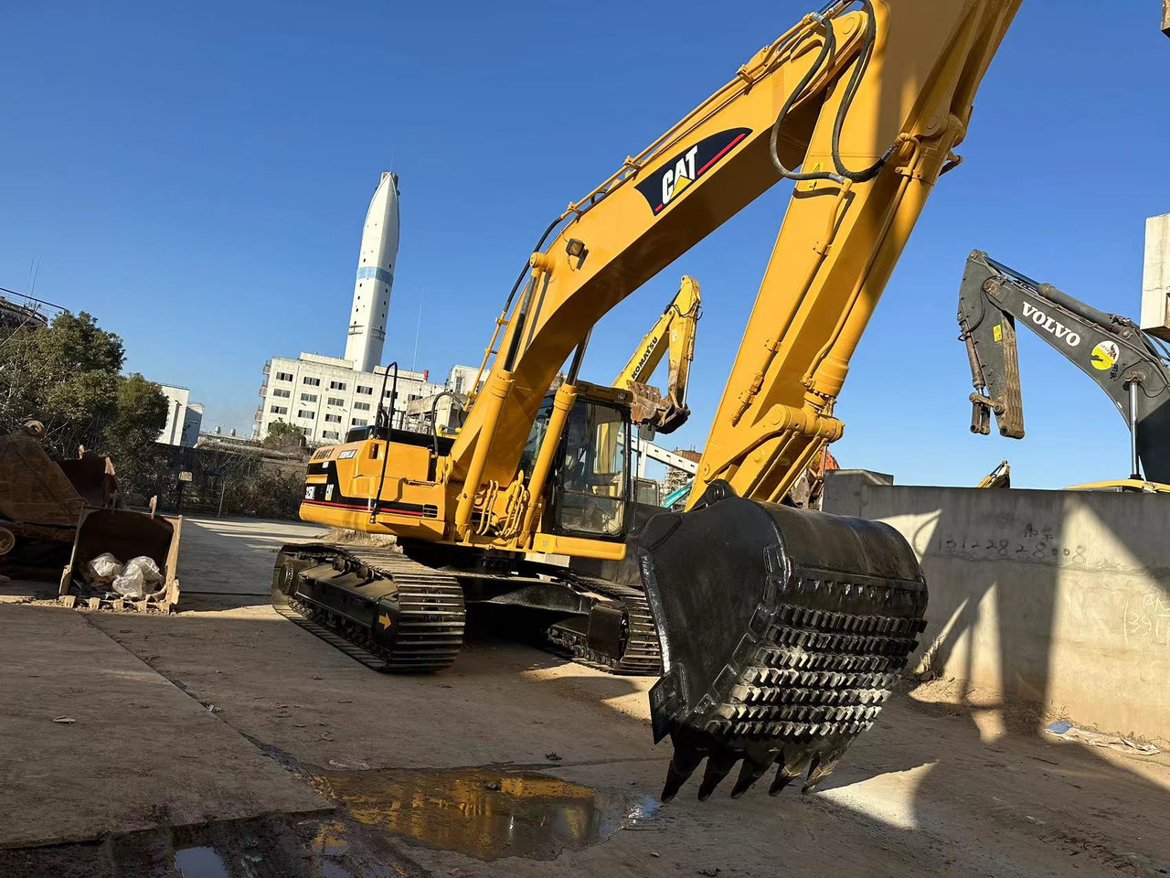 CATERPILLAR 325B - Гусеничный экскаватор: фото 4 CATERPILLAR 325B - Гусеничный экскаватор: фото 4