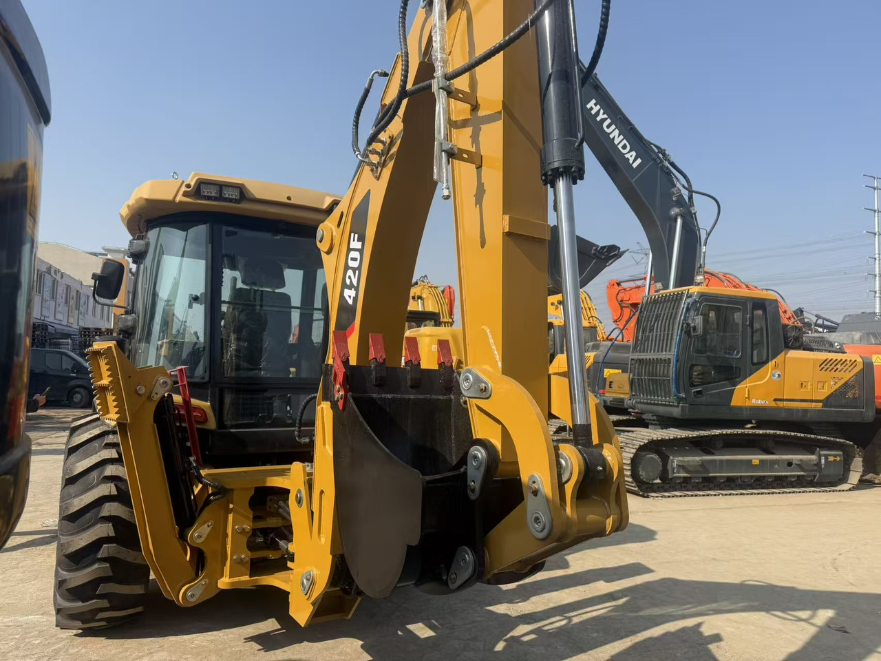 CATERPILLAR 420F - Экскаватор-погрузчик: фото 4 CATERPILLAR 420F - Экскаватор-погрузчик: фото 4