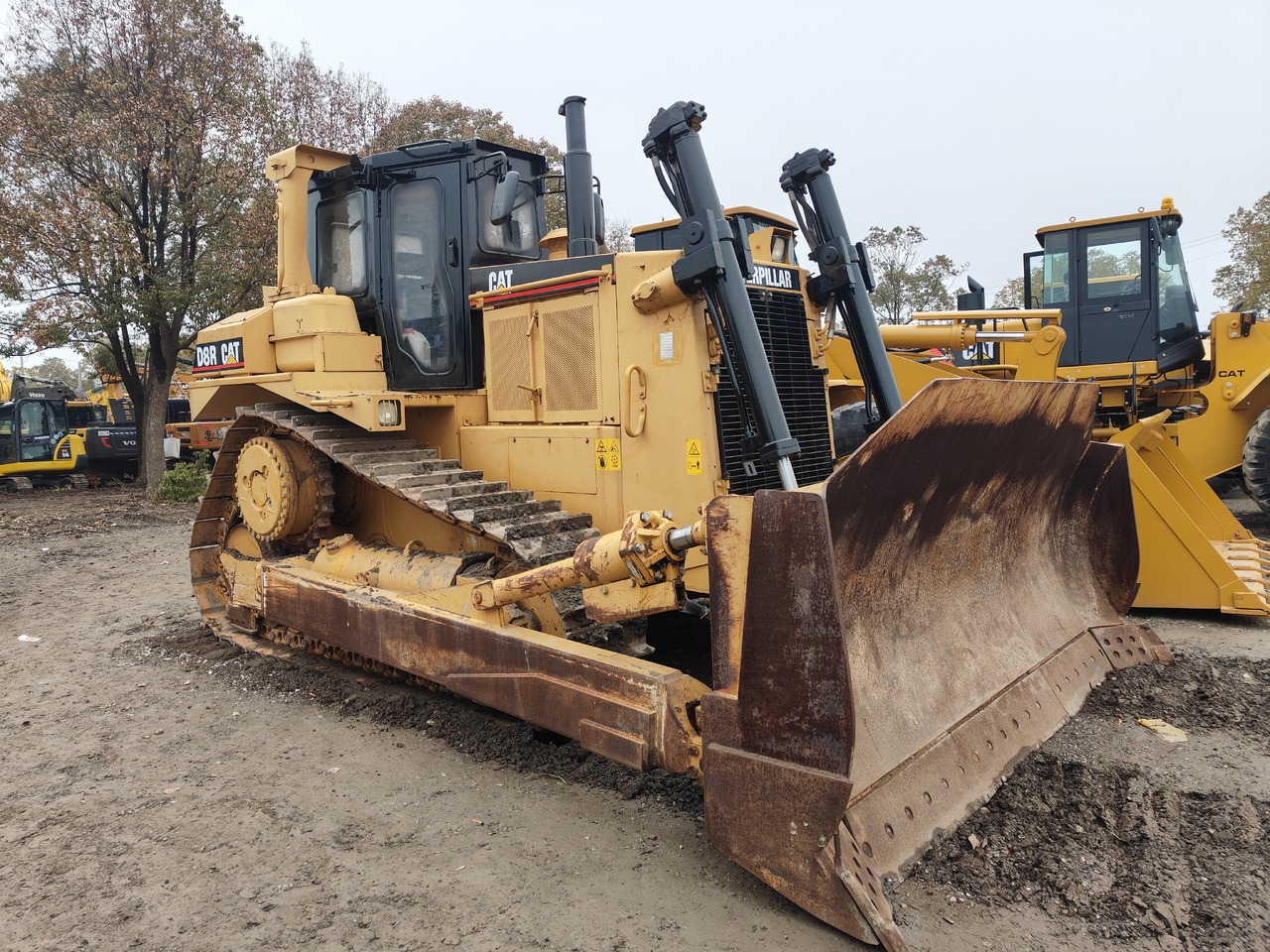 CATERPILLAR D8R - Бульдозер: фото 2 CATERPILLAR D8R - Бульдозер: фото 2