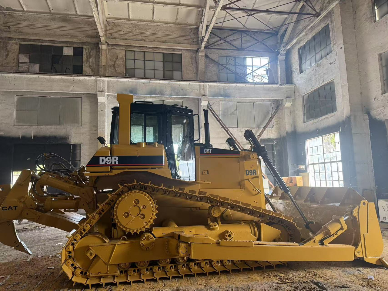 CATERPILLAR D9R - Бульдозер: фото 2 CATERPILLAR D9R - Бульдозер: фото 2