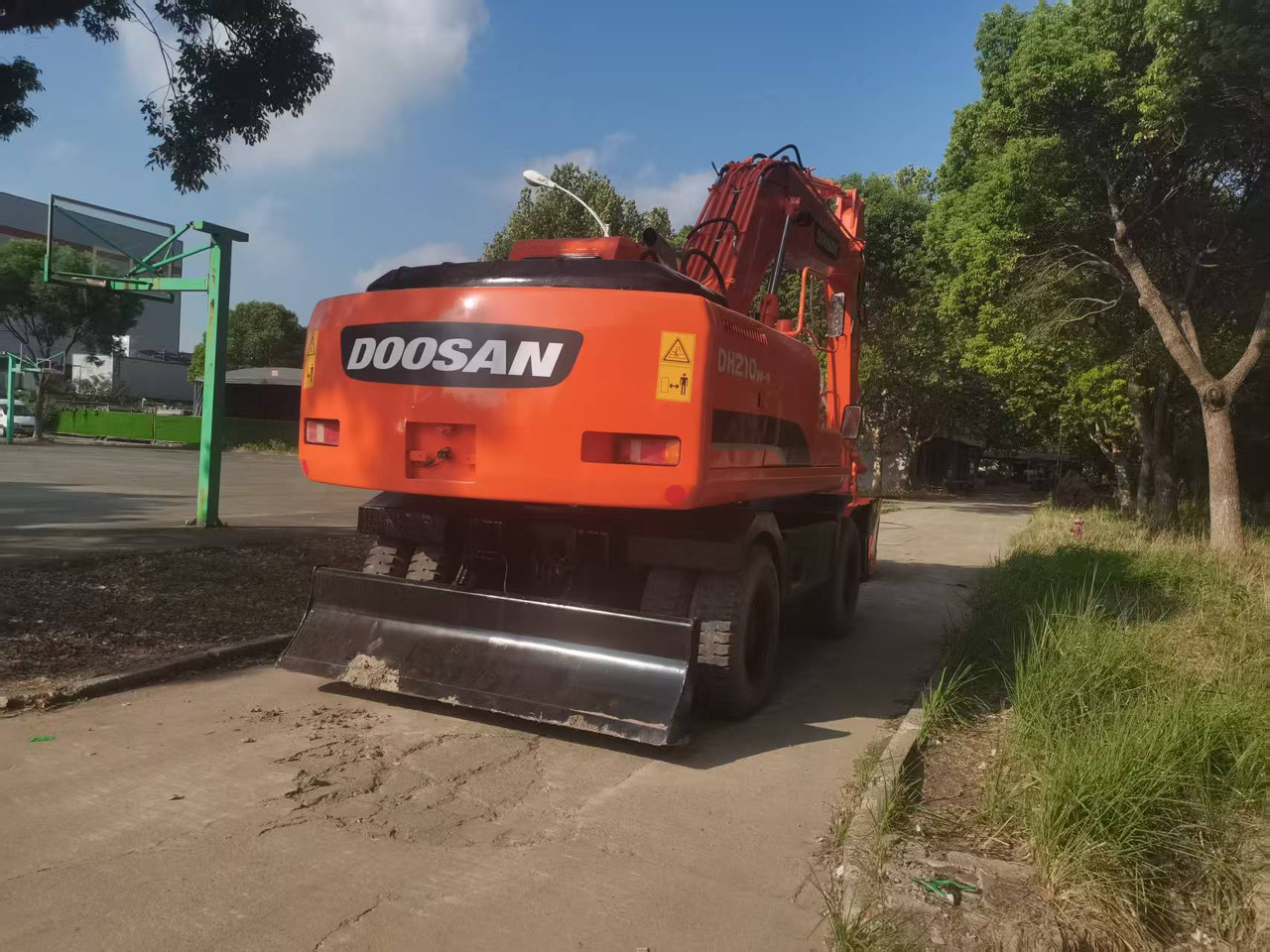 DOOSAN DH210W-9C - Колёсный экскаватор: фото 4 DOOSAN DH210W-9C - Колёсный экскаватор: фото 4