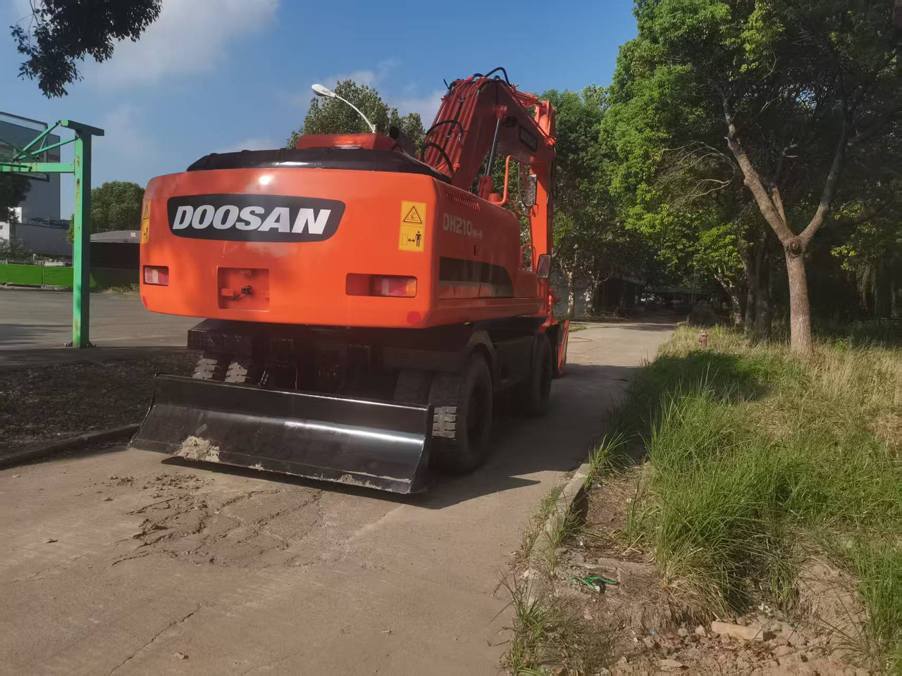 DOOSAN DH210W-9C - Колёсный экскаватор: фото 5 DOOSAN DH210W-9C - Колёсный экскаватор: фото 5