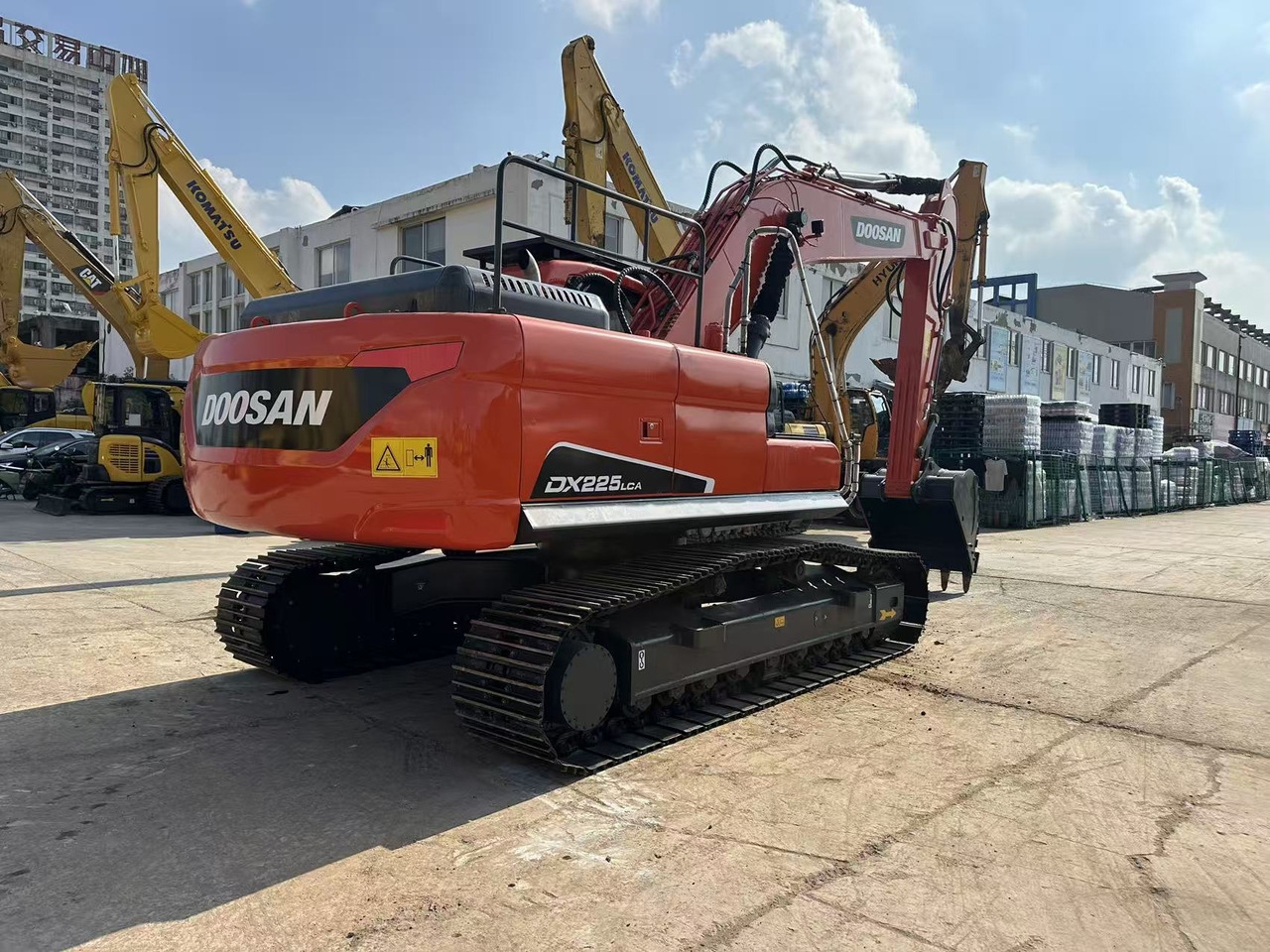 DOOSAN DX225LCA - Гусеничный экскаватор: фото 3 DOOSAN DX225LCA - Гусеничный экскаватор: фото 3