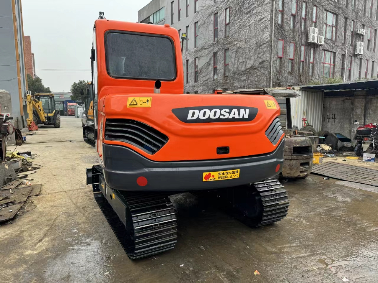 DOOSAN DX75-9C - Гусеничный экскаватор: фото 3 DOOSAN DX75-9C - Гусеничный экскаватор: фото 3