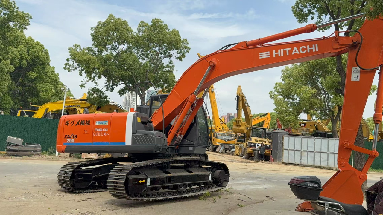 HITACHI ZX200 - Гусеничный экскаватор: фото 1 HITACHI ZX200 - Гусеничный экскаватор: фото 1