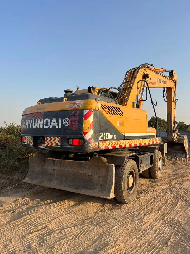 HYUNDAI R210W-9 - Колёсный экскаватор: фото 3 HYUNDAI R210W-9 - Колёсный экскаватор: фото 3