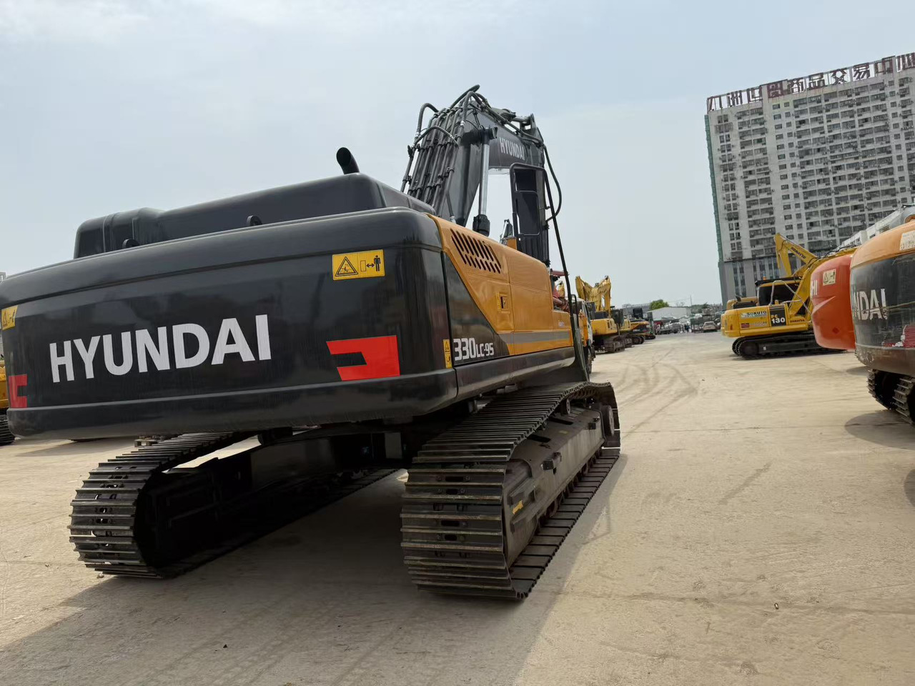 HYUNDAI R330LC-9S - Гусеничный экскаватор: фото 3 HYUNDAI R330LC-9S - Гусеничный экскаватор: фото 3