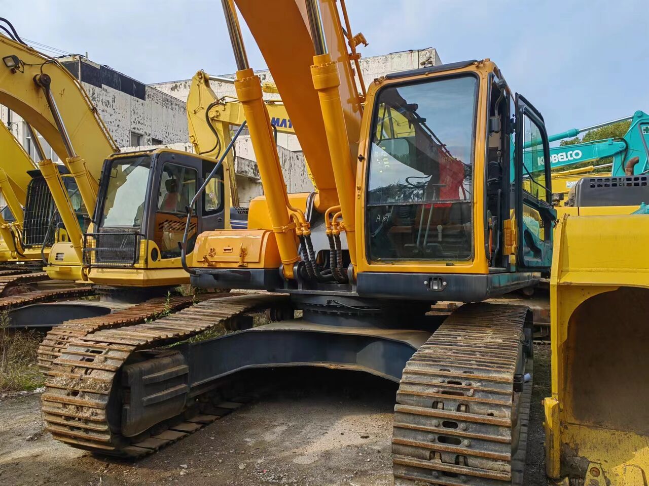 HYUNDAI R330LC-9T - Экскаватор: фото 2 HYUNDAI R330LC-9T - Экскаватор: фото 2