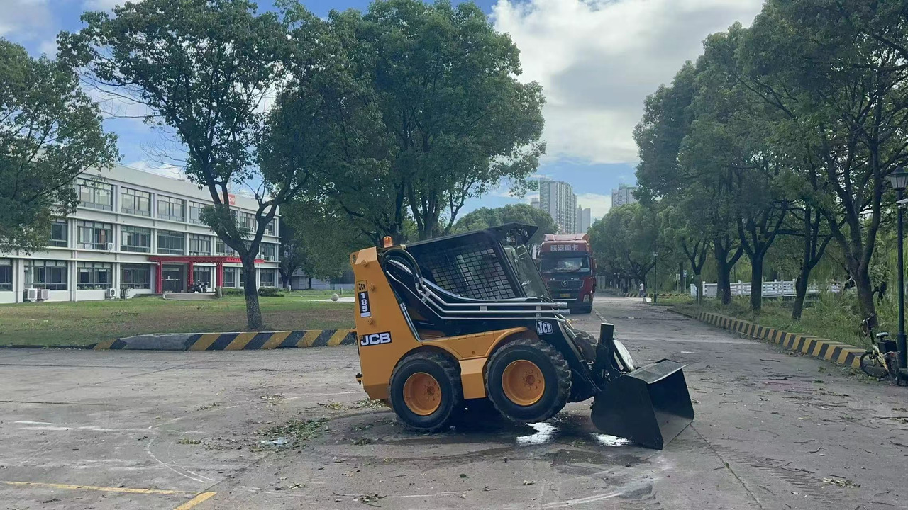 JCB JCB 185 - Мини-погрузчик с бортовым поворотом: фото 2 JCB JCB 185 - Мини-погрузчик с бортовым поворотом: фото 2