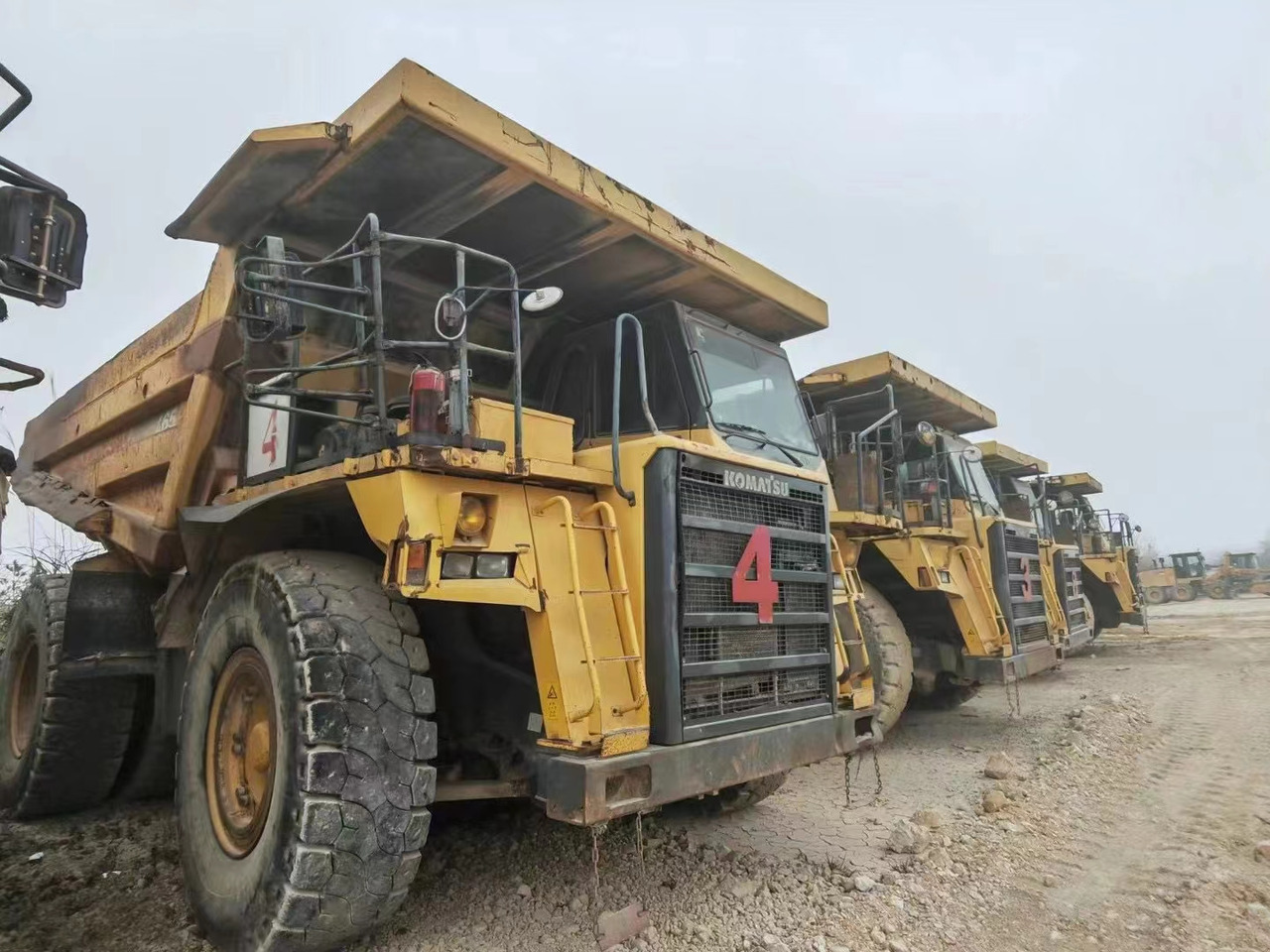 KOMATSU HD465 - Самосвал: фото 3 KOMATSU HD465 - Самосвал: фото 3