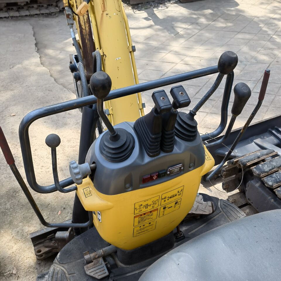KOMATSU PC10MR - Мини-экскаватор: фото 4 KOMATSU PC10MR - Мини-экскаватор: фото 4