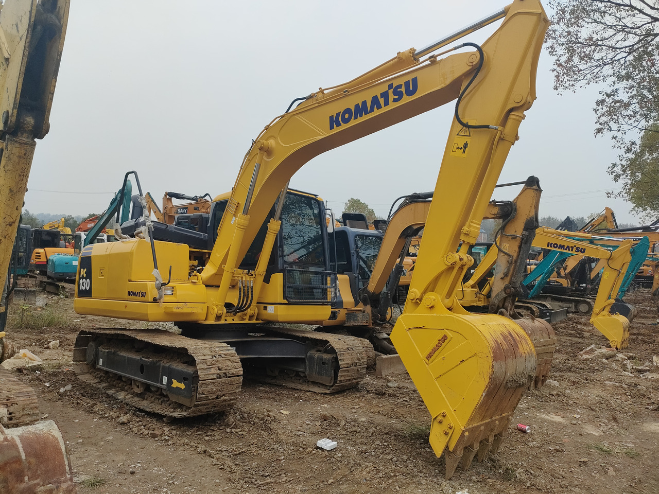 KOMATSU PC130-7 - Колёсный экскаватор: фото 1 KOMATSU PC130-7 - Колёсный экскаватор: фото 1
