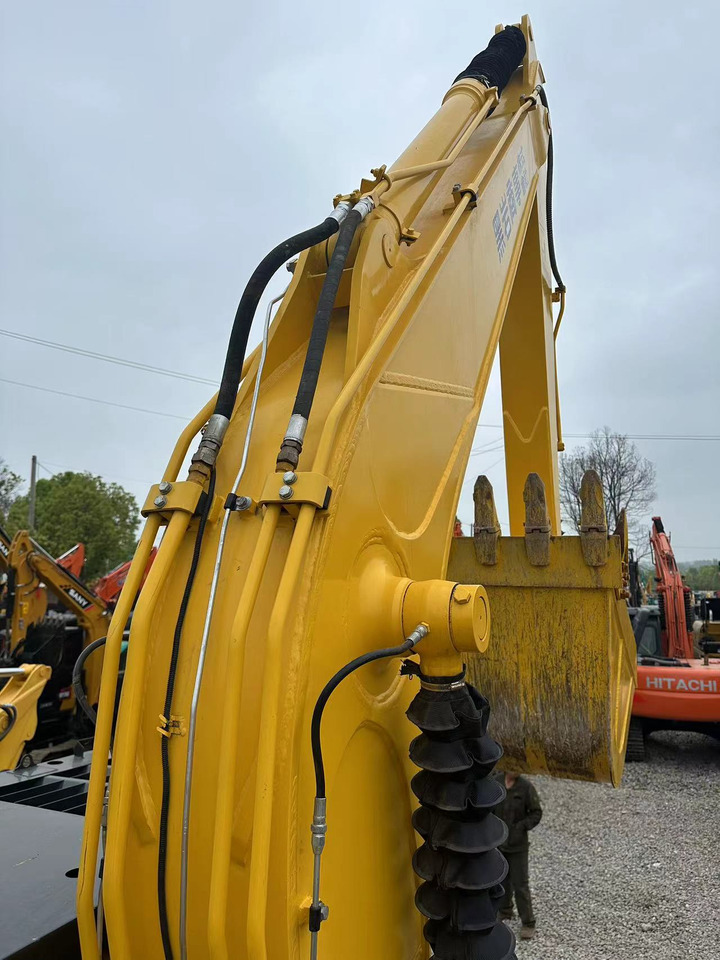 KOMATSU PC130-7 - Гусеничный экскаватор: фото 3 KOMATSU PC130-7 - Гусеничный экскаватор: фото 3