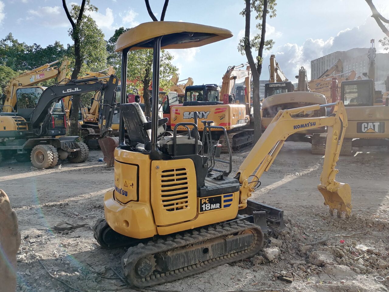 KOMATSU PC18MR-2 - Экскаватор: фото 3 KOMATSU PC18MR-2 - Экскаватор: фото 3