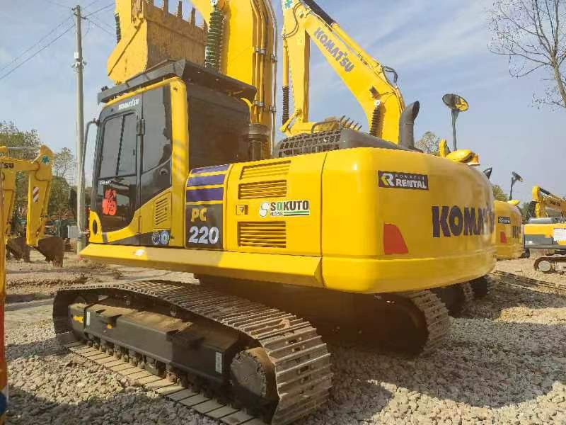 KOMATSU PC220-8 - Гусеничный экскаватор: фото 2 KOMATSU PC220-8 - Гусеничный экскаватор: фото 2