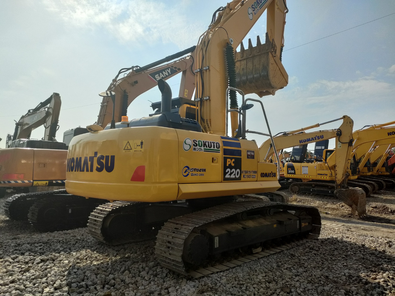 KOMATSU PC220-8 - Гусеничный экскаватор: фото 4 KOMATSU PC220-8 - Гусеничный экскаватор: фото 4