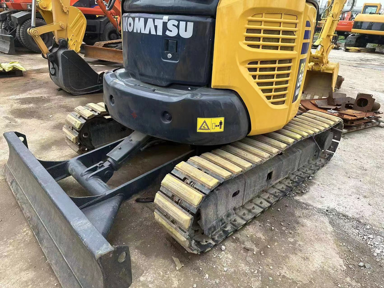 KOMATSU PC35 - Гусеничный экскаватор: фото 4 KOMATSU PC35 - Гусеничный экскаватор: фото 4
