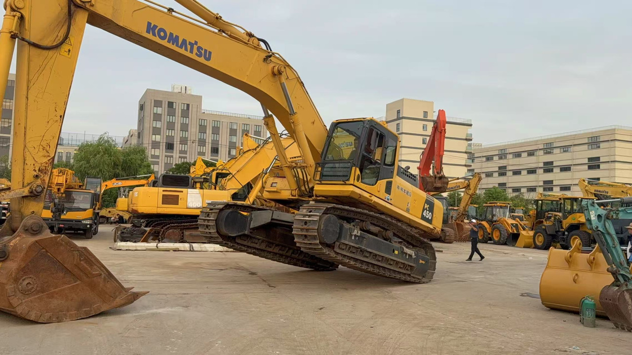 KOMATSU PC450-8 - Гусеничный экскаватор: фото 1 KOMATSU PC450-8 - Гусеничный экскаватор: фото 1