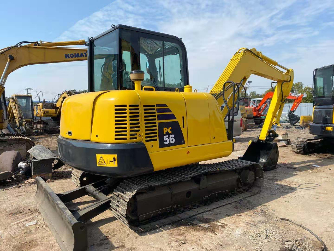 KOMATSU PC56 - Гусеничный экскаватор: фото 1 KOMATSU PC56 - Гусеничный экскаватор: фото 1