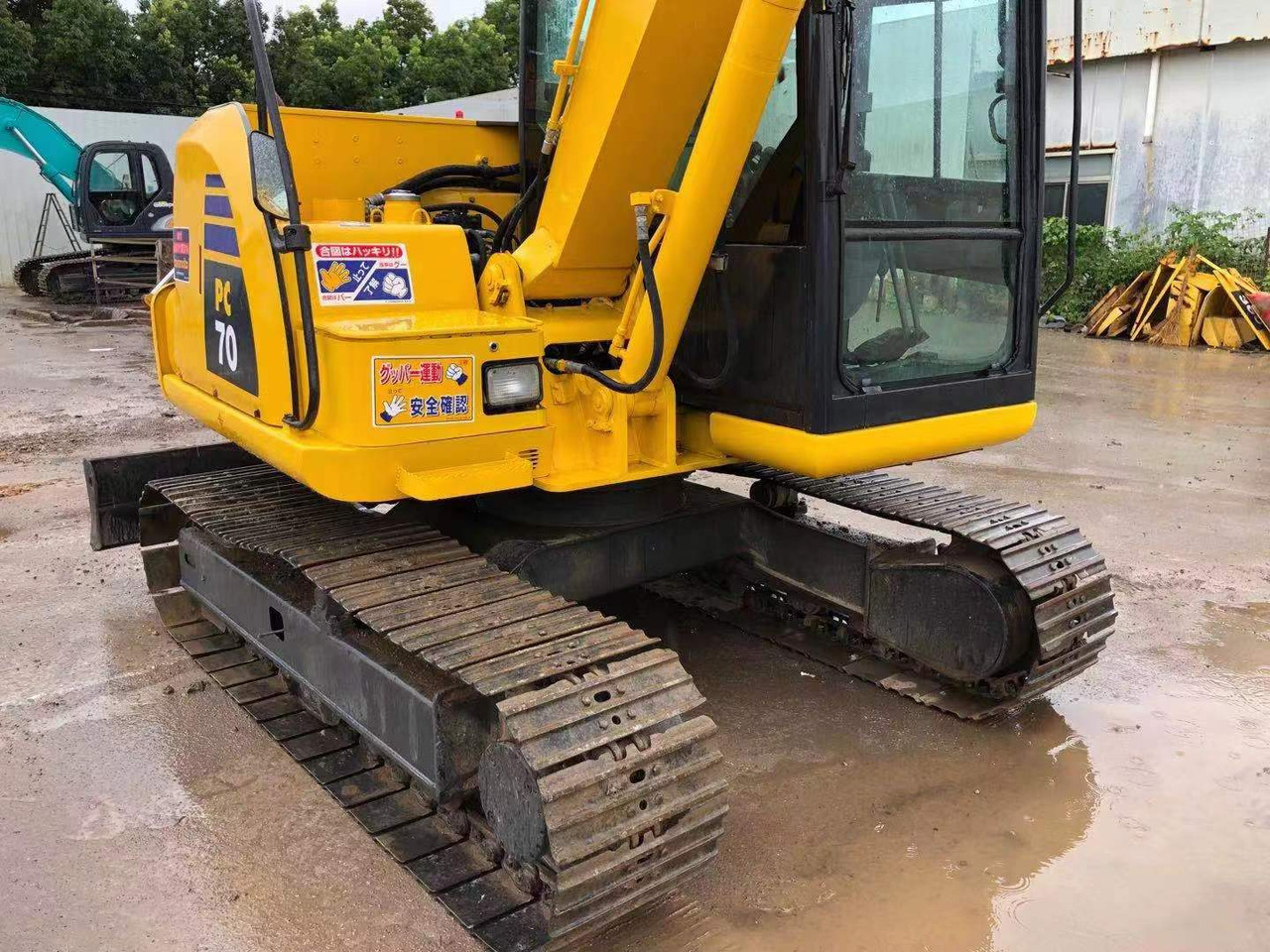 KOMATSU PC70-8 - Гусеничный экскаватор: фото 4 KOMATSU PC70-8 - Гусеничный экскаватор: фото 4
