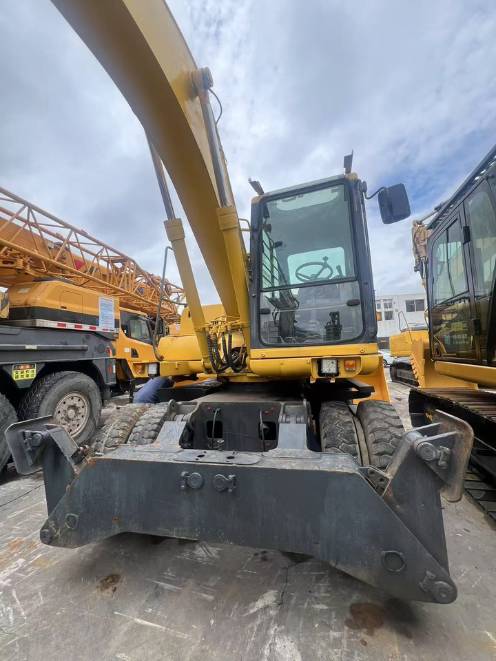 KOMATSU PW150 - Колёсный экскаватор: фото 1 KOMATSU PW150 - Колёсный экскаватор: фото 1