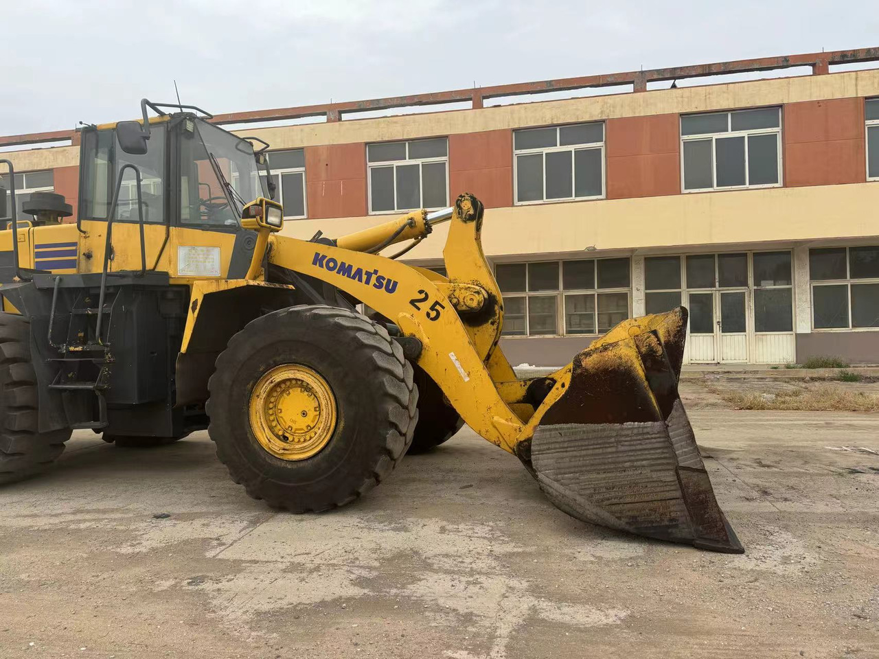 KOMATSU WA500-6 - Колёсный погрузчик: фото 3 KOMATSU WA500-6 - Колёсный погрузчик: фото 3