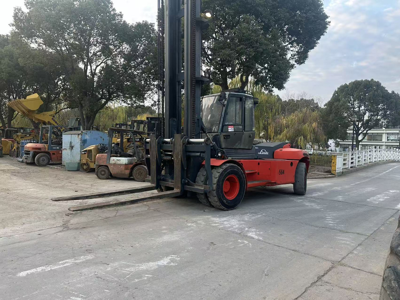 Linde 16-ton - Дизельный погрузчик: фото 2 Linde 16-ton - Дизельный погрузчик: фото 2